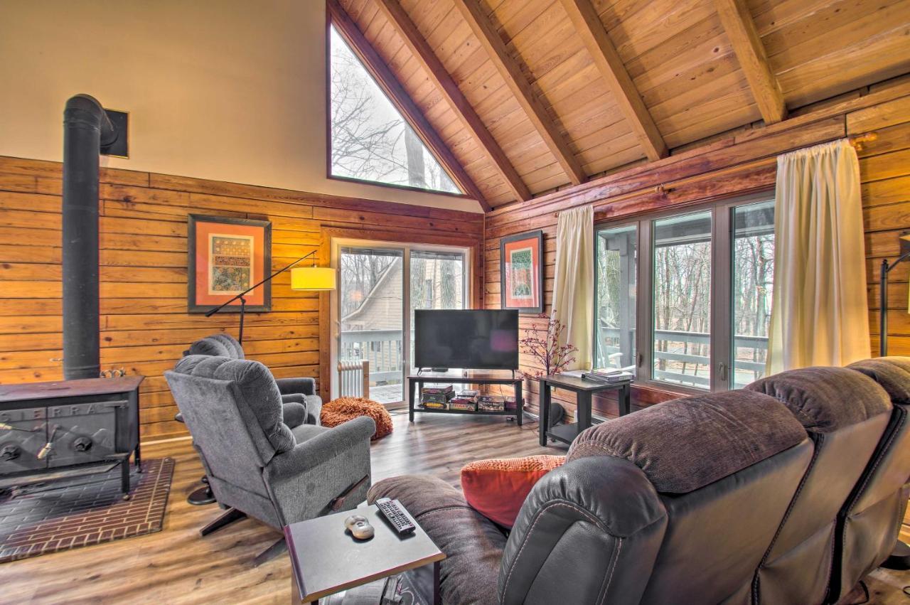 Wintergreen Home With Deck - Near Skiing And Hiking! エクステリア 写真