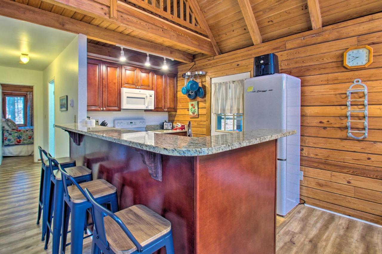 Wintergreen Home With Deck - Near Skiing And Hiking! エクステリア 写真