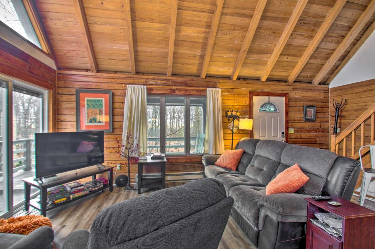 Wintergreen Home With Deck - Near Skiing And Hiking! エクステリア 写真