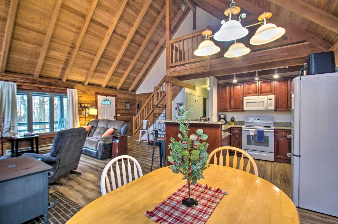 Wintergreen Home With Deck - Near Skiing And Hiking! エクステリア 写真