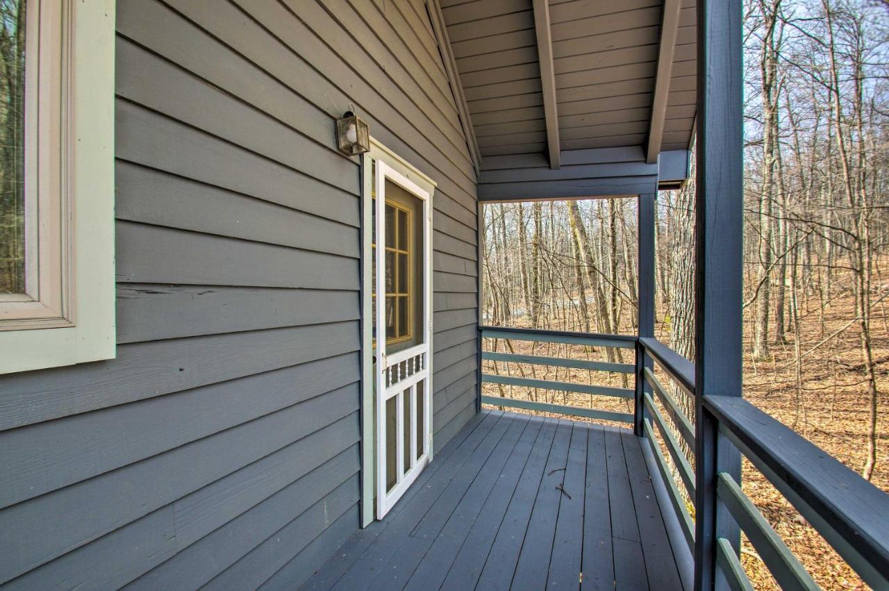 Wintergreen Home With Deck - Near Skiing And Hiking! エクステリア 写真