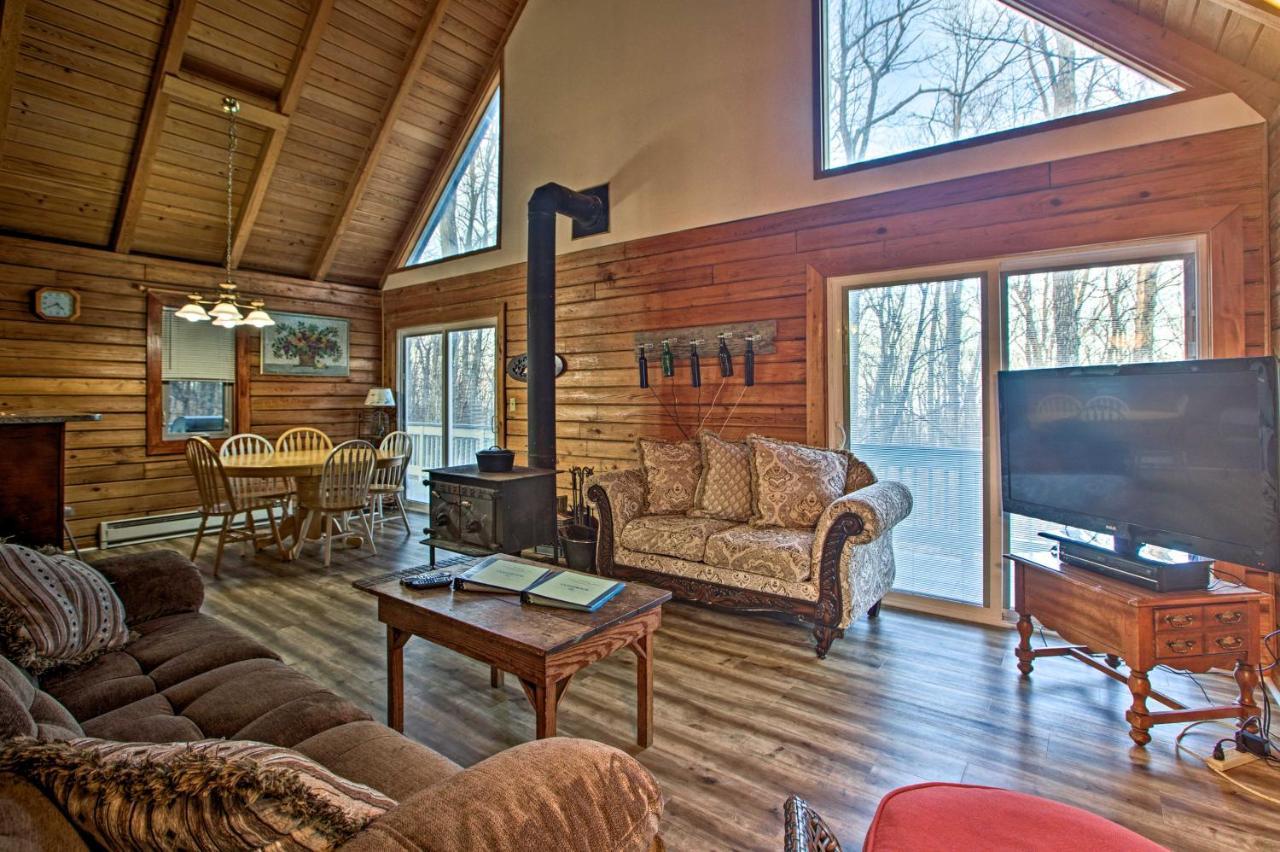 Wintergreen Home With Deck - Near Skiing And Hiking! エクステリア 写真