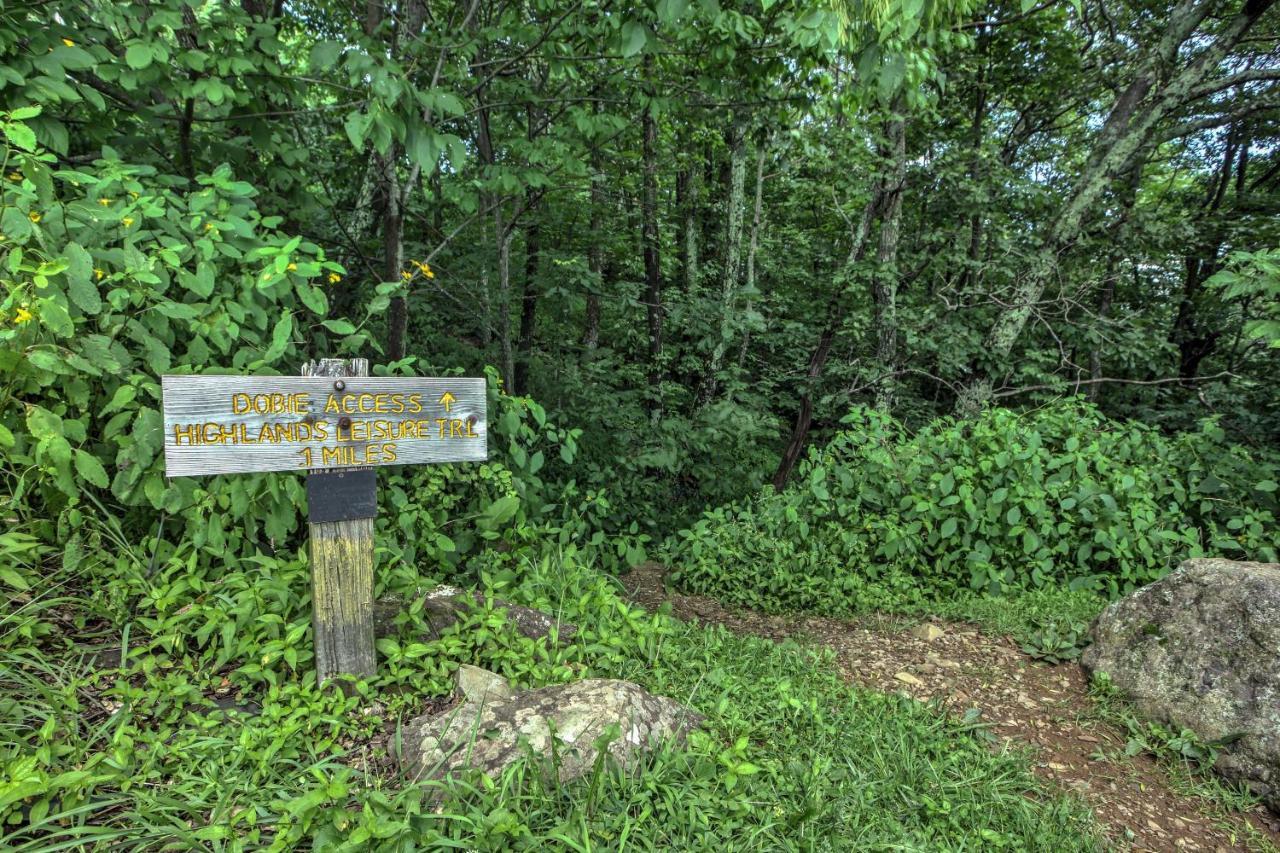 Wintergreen Home With Deck - Near Skiing And Hiking! エクステリア 写真